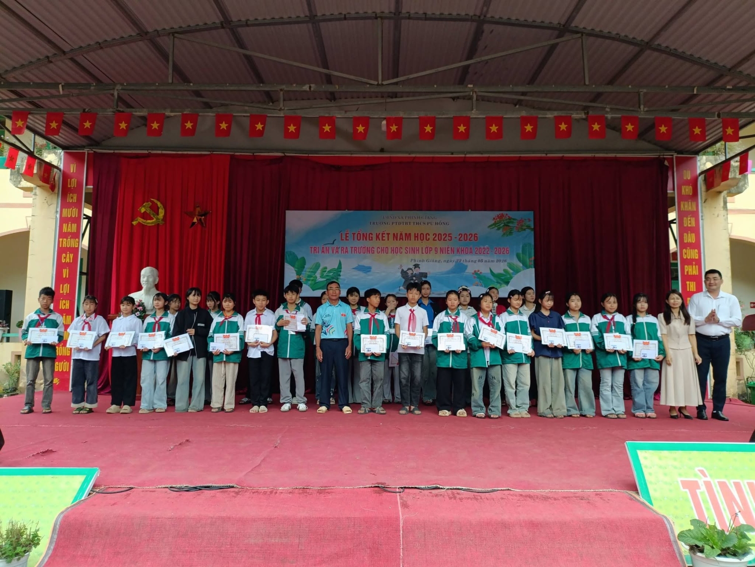 BAN GIÁM HIỆU