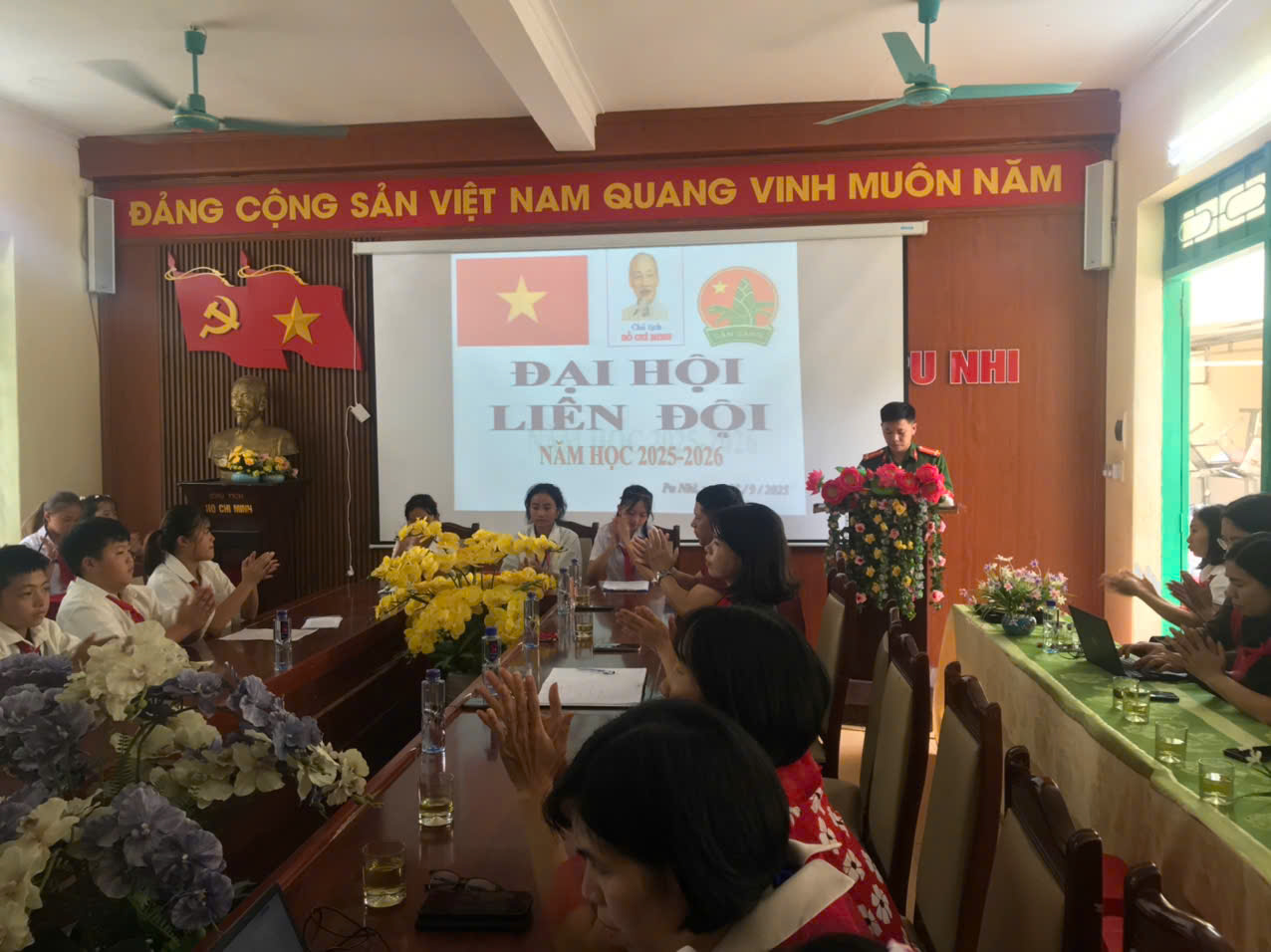 ảnh phát biểu chỉ đạo của Hộidoongf đội xã PuNnhic Copy