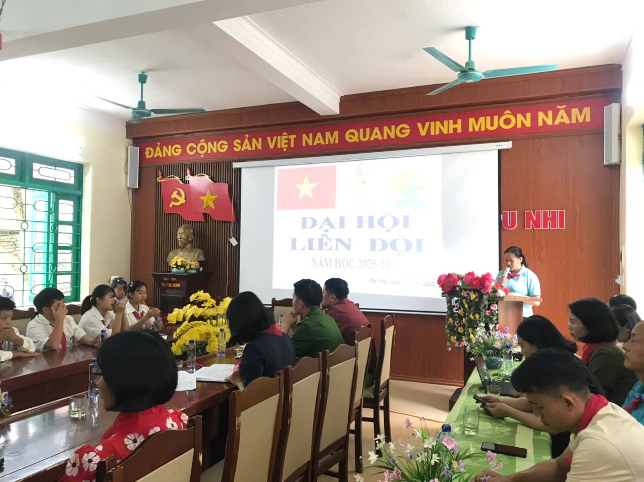 Cô Lầu thị Dùa giao nhiệm vụ
