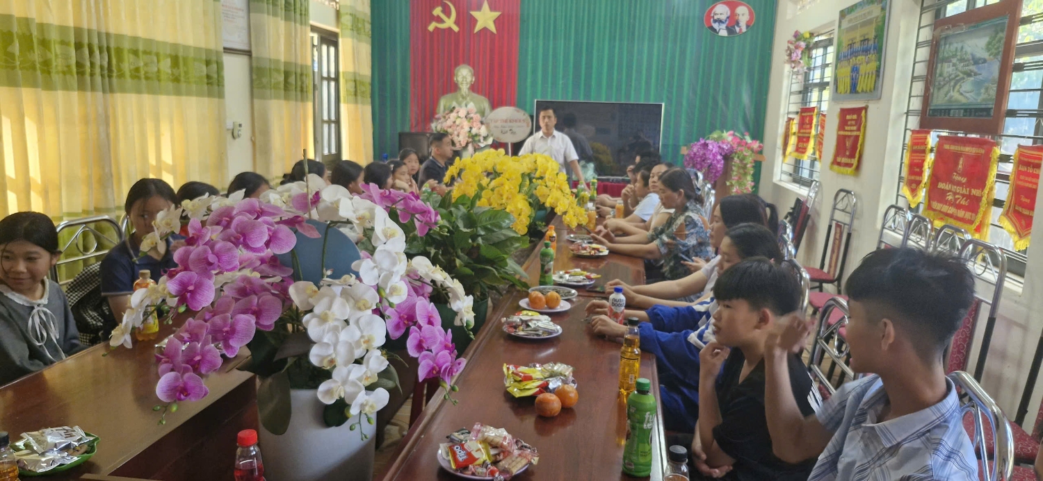 Trường PTDTBT TH và THCS Suối Lư gặp mặt đội tuyển học sinh giỏi cấp xã năm học 2025 – 2026