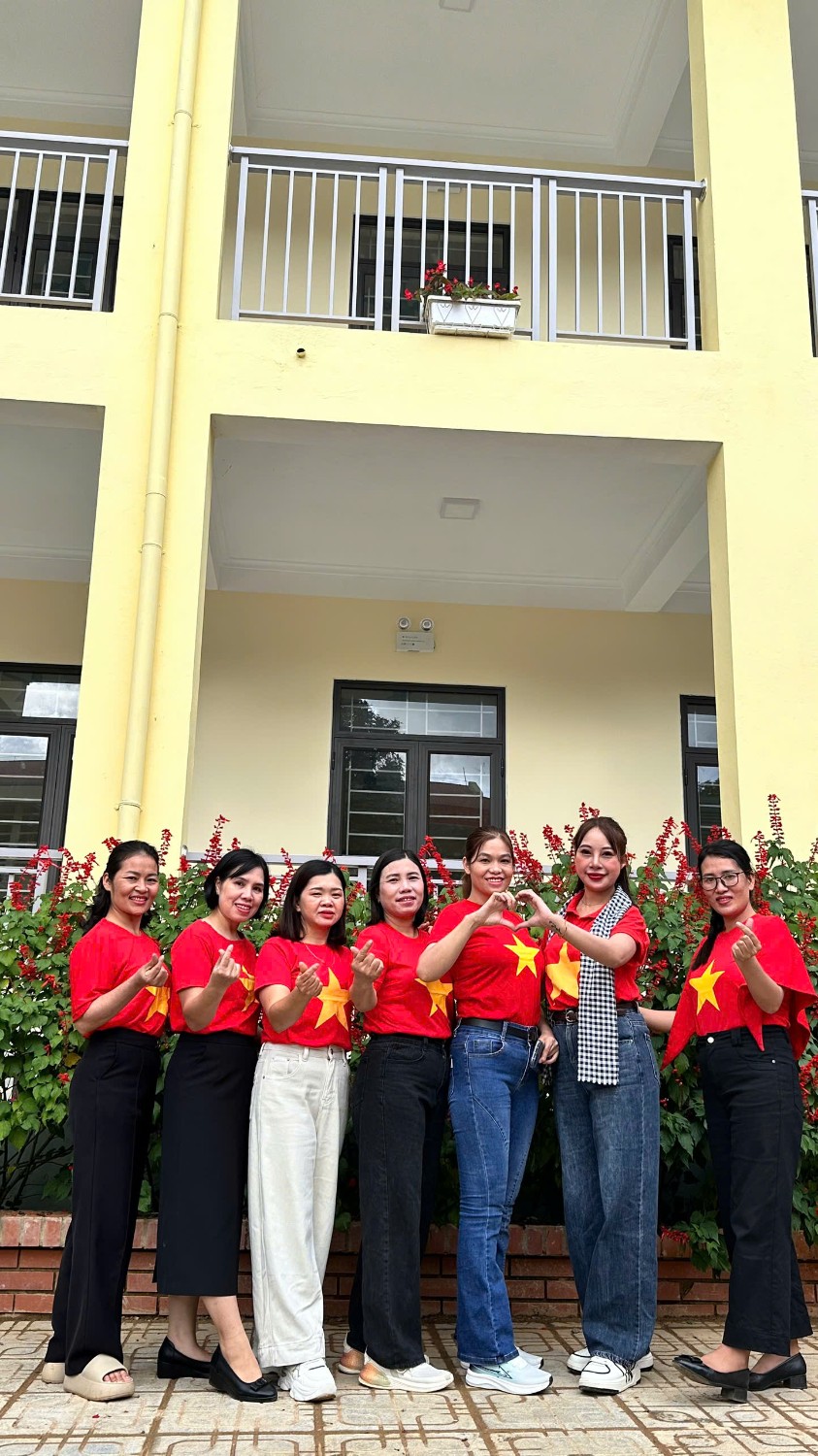 Con đường cờ tổ quốc xã Pu Nhi